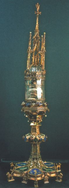 Relicário contendo o Cinto de Nossa Senhora (Zingulum B. Mariae Virginis), que se venera na catedral de Aix-la-Chapelle, ou em seu nome germânico Aachen, na Alemanha