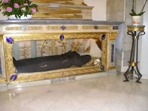 Corpo-incorrupto-Santa-Catarina-Laboure-Rue-du-Bac