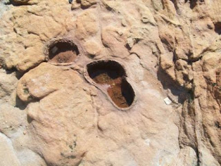Pegadas de São Tomé gravadas na pedra