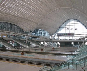 Terminal-ferroviario-de-Wuhan-as-moscas