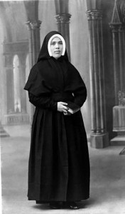 Irmã Lucia, a vidente de Fátima, foi monja Dorotea até seu ingresso no Carmelo de Coimbra em 1948.